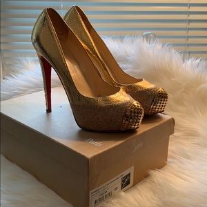 Christian Louboutin Gold 140 “Maggie” | Size: 9
